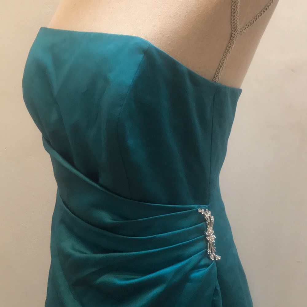 David’s Bridal Gown - Picture 4 of 8